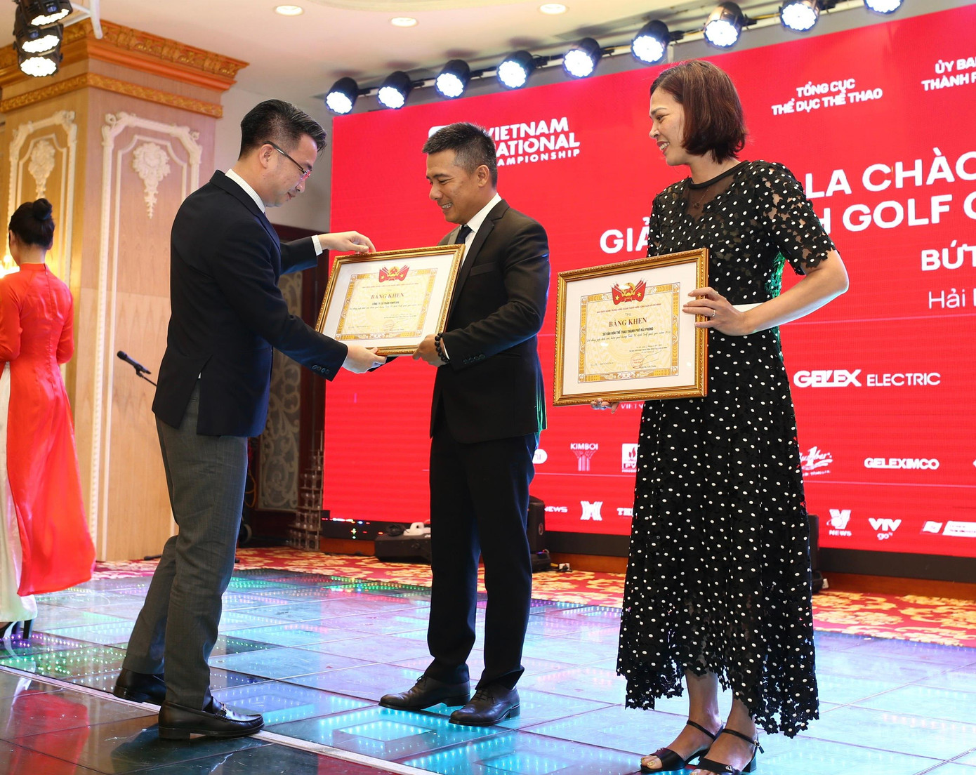 Ban Tổ chức có: Ông Nguyễn Quốc Hùng - Phó Vụ trưởng Vụ Thể thao thành tích cao II, Tổng cục Thể dục Thể thao, đồng Trưởng Ban Tổ chức giải; ông Lê Xuân Sơn - Tổng biên tập báo Tiền Phong, đồng Trưởng ban Tổ chức giải; ông Lê Hùng Nam - Phó Chủ tịch kiêm Tổng Thư ký Hiệp hội Golf Việt Nam, đồng Trưởng Ban Tổ chức giải.