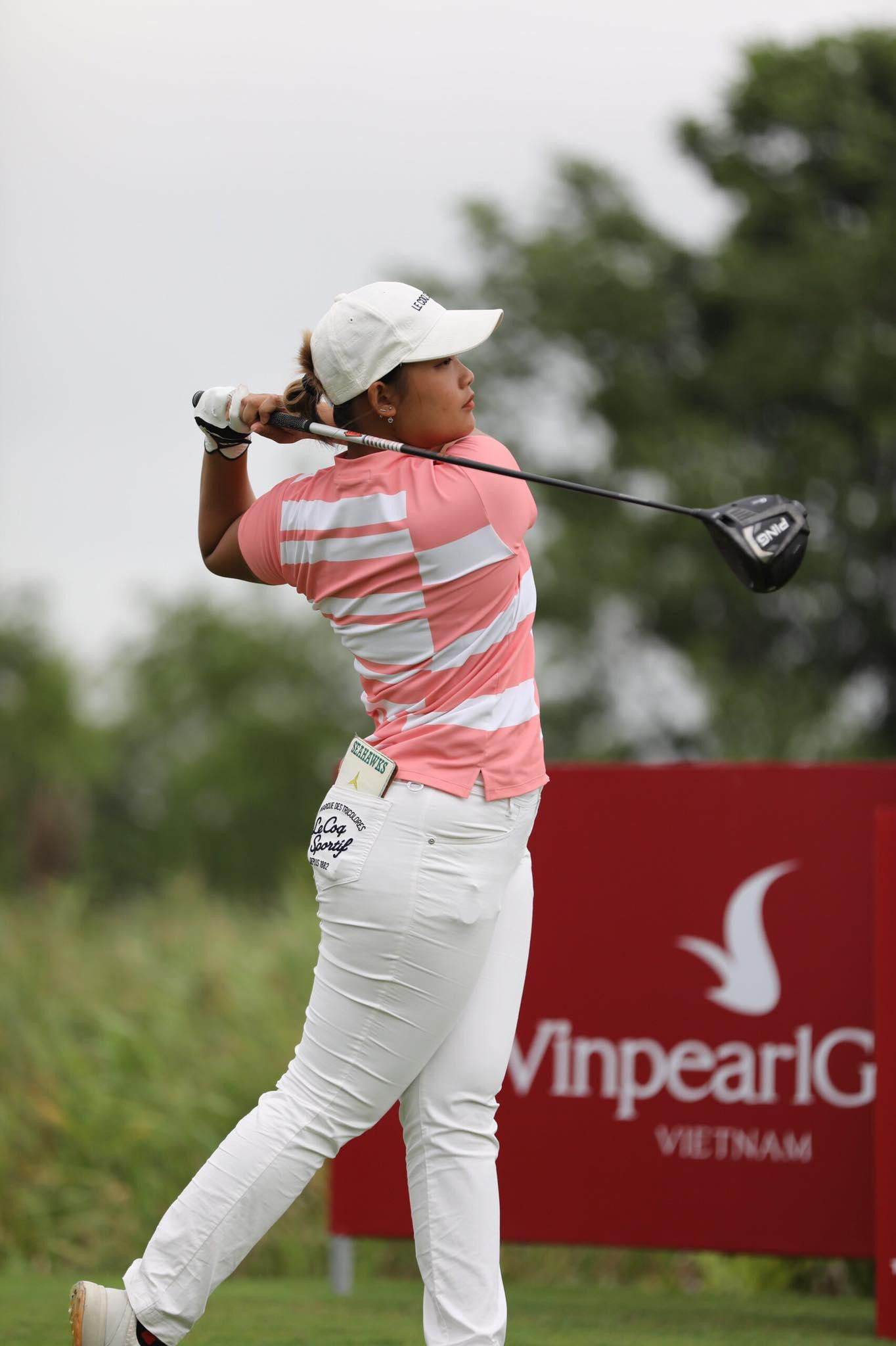 Thảo My dù rất nỗ lực nhưng không thể san bằng khoảng cách với Khuê Minh.