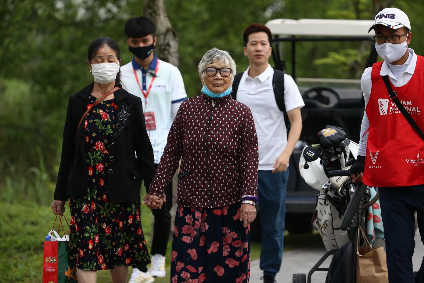 Bà nội của Thảo My ở độ tuổi 90 vẫn dẻo dai và minh mẫn. Bà vẫn hay xuất hiện ở các giải đấu để cổ vũ, động viên cháu gái thi đấu.