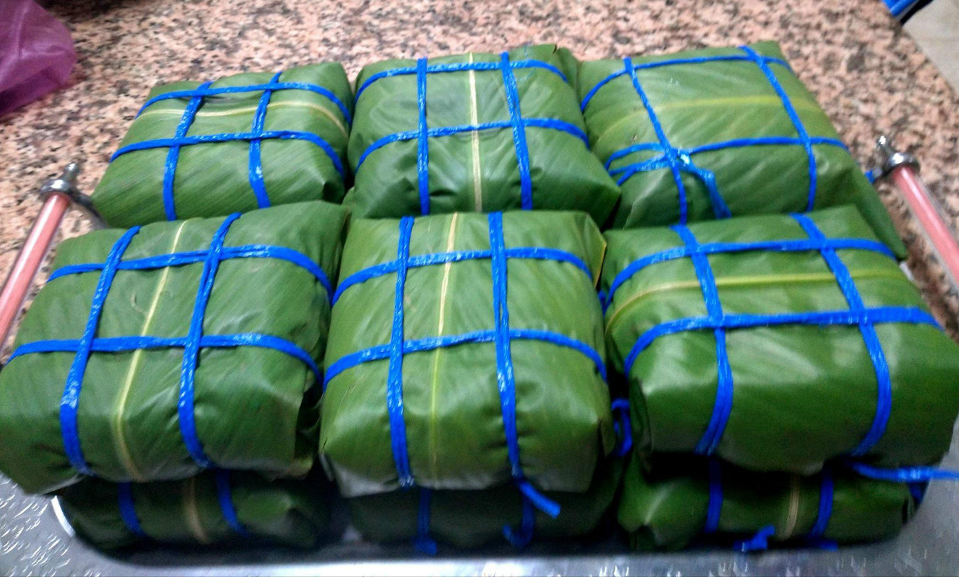 Bánh chưng do người Việt tại Ma rốc gói.