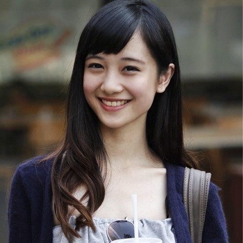 Gương mặt rạng ngời với nét cười hồn nhiên, trong sáng, Phương Anh được nhiều bạn trẻ ưu ái tặng cho biệt danh 