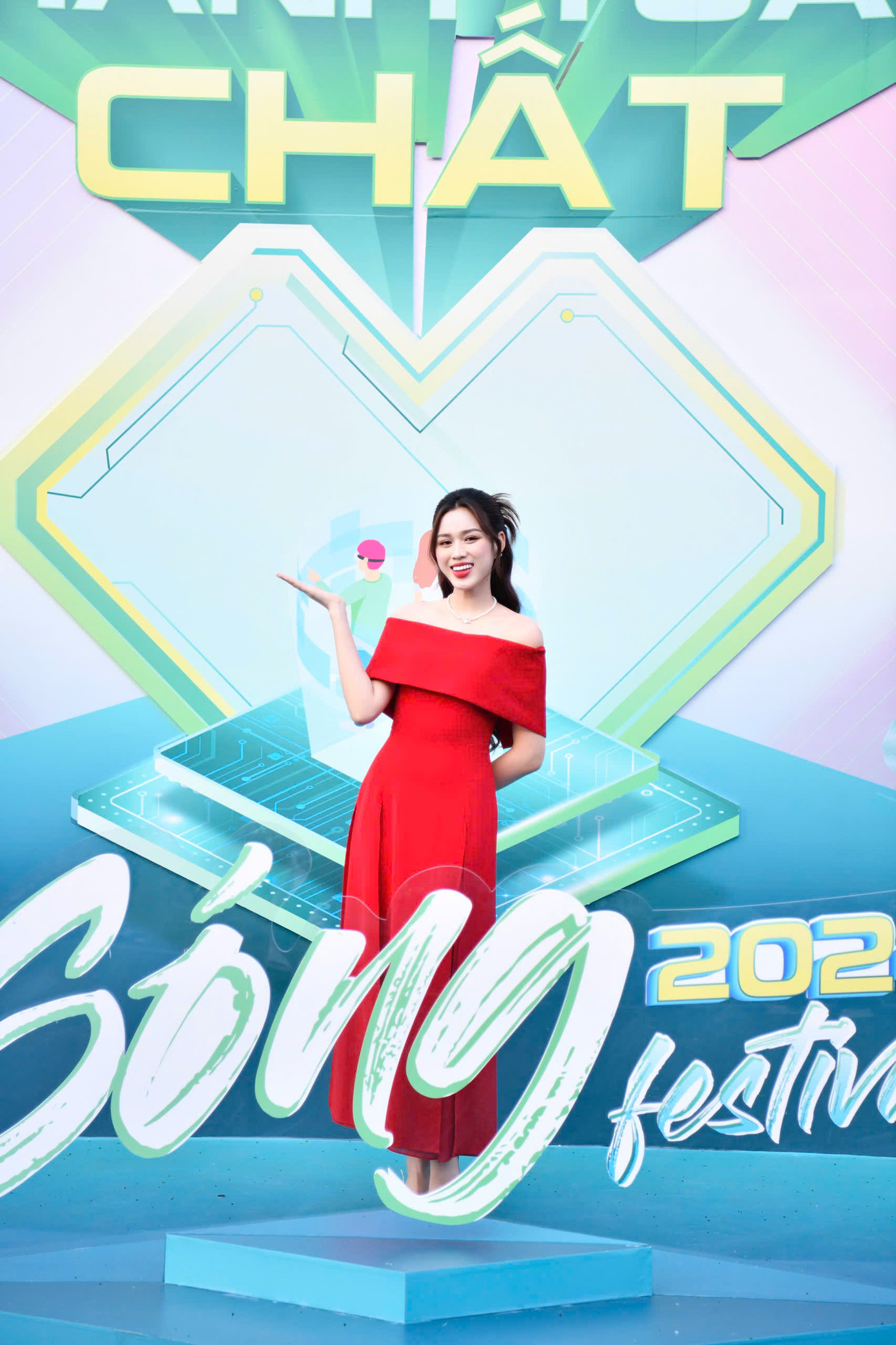 Hoa hậu Việt Nam năm 2020 Đỗ Thị Hà - Đại sứ Ngày Thẻ Việt Nam 2024.