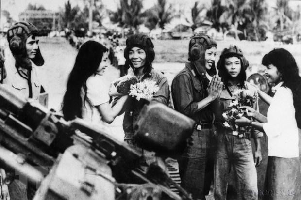 Nhân dân Campuchia tiễn quân tình nguyện Việt Nam về nước (1983). (Nguồn: TTXVN)