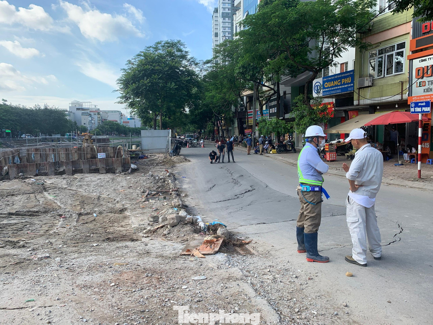 Chiều dài đoạn sụt lún khoảng 23m.