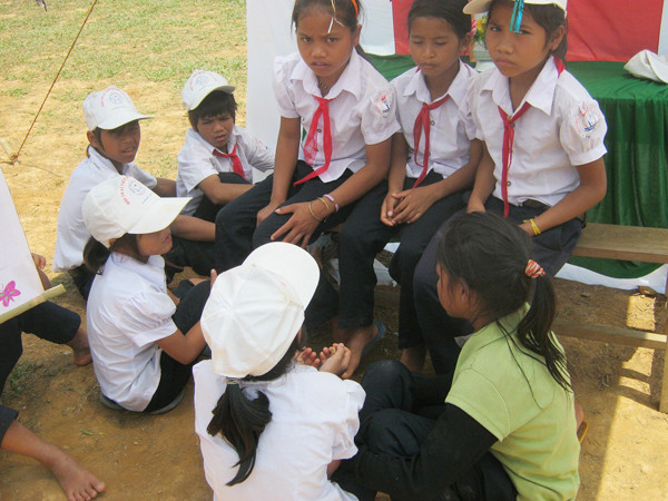 Các em nhỏ ở trường Trà Linh. Các em nhỏ ở trường Trà Linh