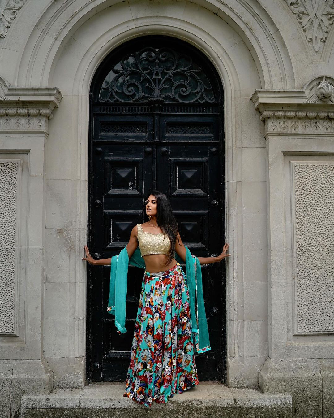 Chhavi thường nói về các chủ đề mà cô quan tâm như sức khỏe tâm thần, trao quyền cho bản thân và giáo dục phụ nữ.