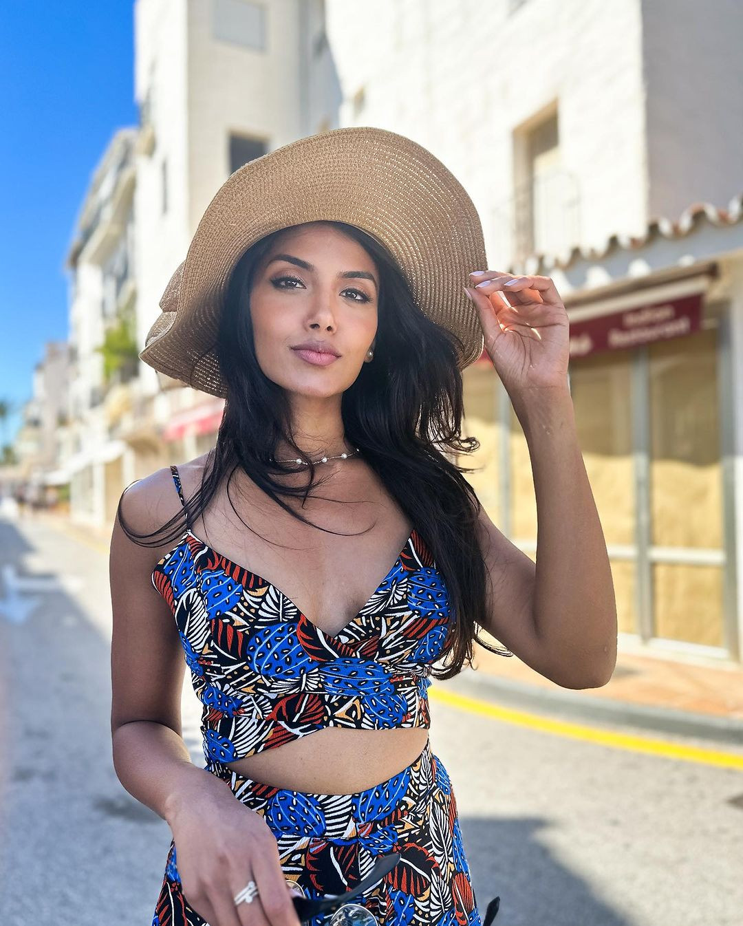 Ấn Độ là quốc gia có thành tích ấn tượng tại sân chơi Hoa hậu Hoàn vũ. Lần gần đây nhất Ấn Độ đăng quang Hoa hậu Hoàn vũ là vào năm 2021 với thành tích của người đẹp Harnaaz Sandhu.