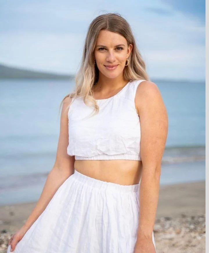 Người đẹp Emma May Gribble (trái) từ bỏ quyền đại diện Hà Lan tham dự Hoa hậu Siêu quốc gia 2024. Người đẹp Meghan Kenney (phải) được chọn thay thế.