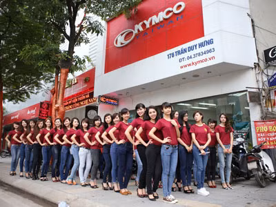 Buổi Roadshow diễn ra vào ngày 24 tháng 8 năm 2013 với sự tham gia của hơn 60 bạn thí sinh . Buổi Roadshow diễn ra vào ngày 24 tháng 8 năm 2013 với sự tham gia của hơn 60 bạn thí sinh