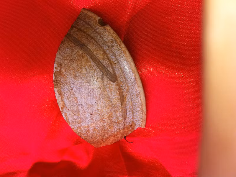 Di vật hũ sành tìm thấy tại khu Lăng mộ