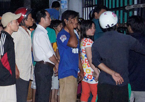 Hàng trăm người dân nhốn nháo vì án mạng