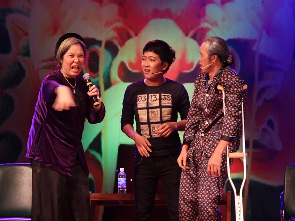 Tiết mục của Hồng Vân - Hoài Linh thường được để dành đến cuối chương trình. Ảnh: N.M.Hà