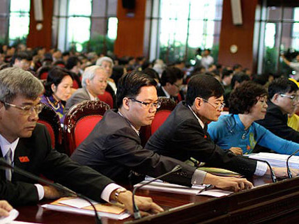 Quốc hội biểu quyết thông qua Nghị quyết về Kế hoạch phát triển kinh tế-xã hội năm 2014. Ảnh: VTC. Quốc hội biểu quyết thông qua Nghị quyết về Kế hoạch phát triển kinh tế-xã hội năm 2014. Ảnh: VTC