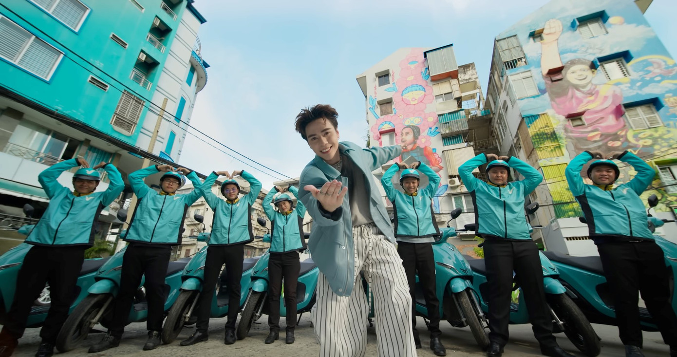 Quang Hùng MasterD kết hợp Xanh SM ra mắt MV Ngày Trong Xanhvào ngày 20/11 vừa qua Quang Hùng MasterD kết hợp Xanh SM ra mắt MV Ngày Trong Xanhvào ngày 20/11 vừa qua