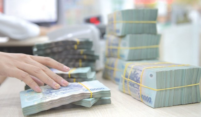 Sự kiện rút tiền hàng loạt tại SCB vào tháng 10/2022 tác động tiêu cực tới tâm lý thị trường tiền tệ (ảnh minh họa).