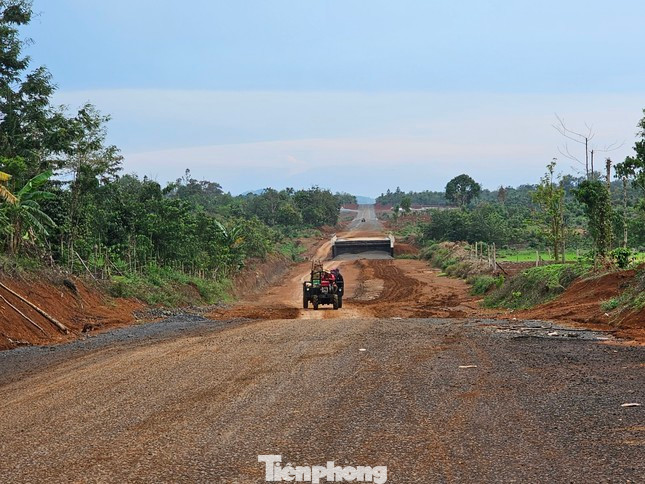 Dự án nhiều lần chậm tiến độ. Dự án nhiều lần chậm tiến độ.