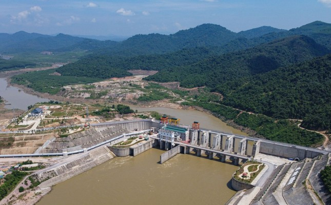 Công trình Hồ chứa nước Bản Mồng có sức chứa 225 triệu m3 nước, phục vụ tưới tiêu cho hơn 18.800 ha đất nông nghiệp. Công trình Hồ chứa nước Bản Mồng có sức chứa 225 triệu m3 nước, phục vụ tưới tiêu cho hơn 18.800 ha đất nông nghiệp.