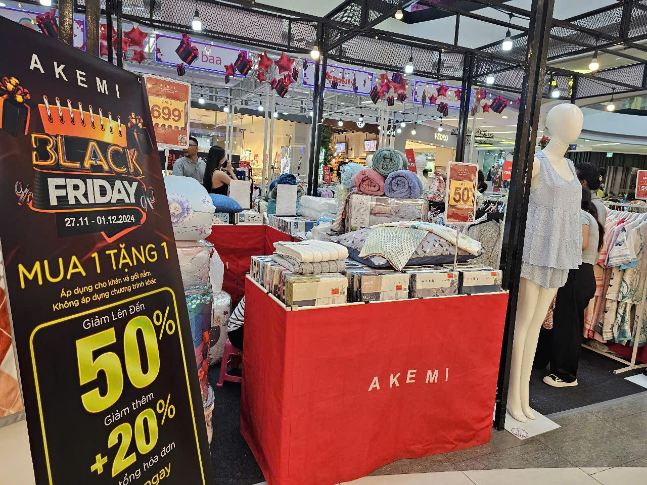 Giảm giá 50% và giảm thêm 20% nhưng vẫn vắng Giảm giá 50% và giảm thêm 20% nhưng vẫn vắng