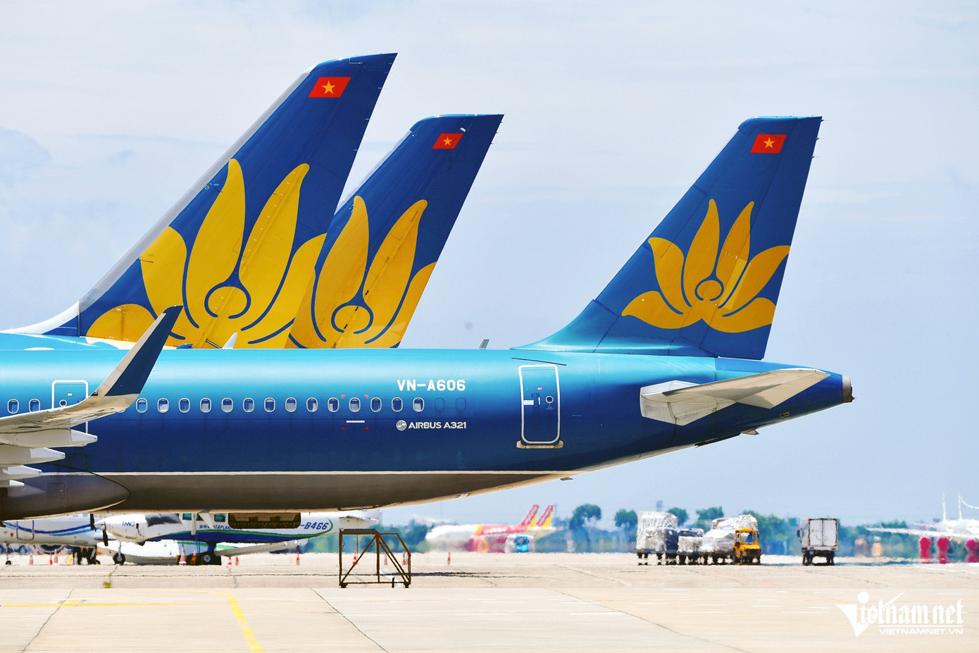 Trong nỗ lực cắt giảm chi phí, Vietnam Airlines vừa qua đã giảm từ 23.500 nhân viên còn 20.000 người, giảm 4 đầu mối cấp tập đoàn tổng công ty, 100 đầu mối cấp phòng. Ảnh: Nam Khánh.