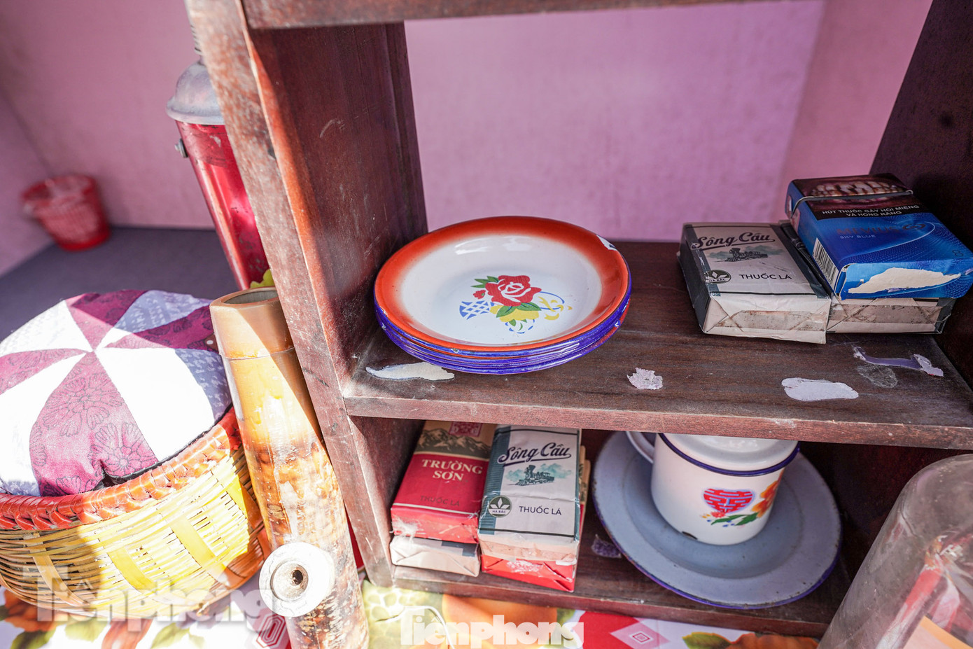 Hình ảnh quán nước cũ được tái hiện.