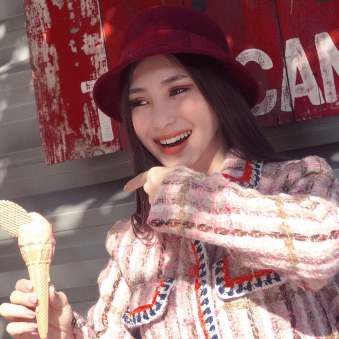 Hình ảnh Hương Tràm tại Mỹ. Hình ảnh Hương Tràm tại Mỹ.