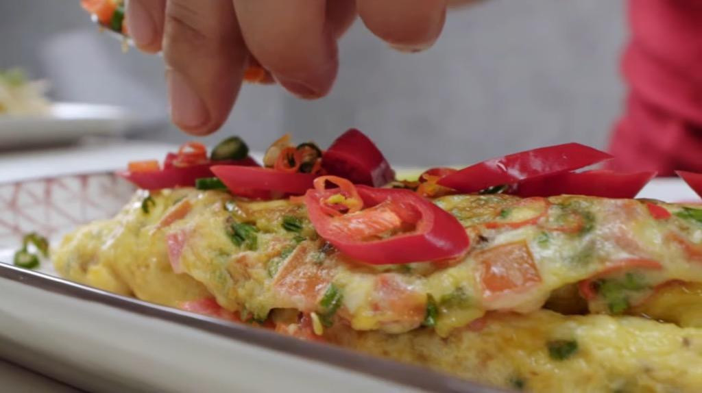 Món trứng kiểu Thái Lan chuẩn vị ẩm thực xứ Chùa Vàng