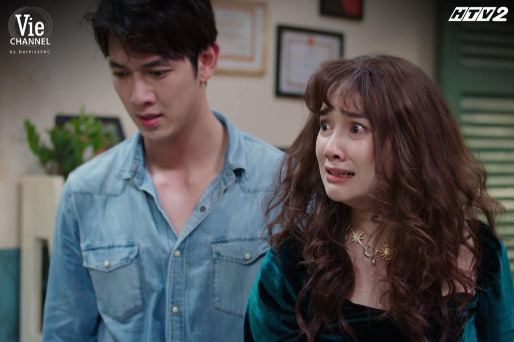 Buổi cúng thất cho bố biến thành chiến trận hỗn loạn vì màn đánh nhau của chị em Châu - Báu Buổi cúng thất cho bố biến thành chiến trận hỗn loạn vì màn đánh nhau của chị em Châu - Báu