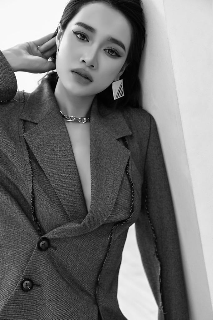 Phong cách menswear giúp nữ diễn viên trông tươi mới và ấn tượng hơn