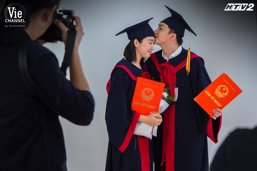 Hình ảnh thân thiết của Thuý Ngân - B Trần khiến nhiều fan muốn "đẩy thuyền" Hình ảnh thân thiết của Thuý Ngân - B Trần khiến nhiều fan muốn "đẩy thuyền"