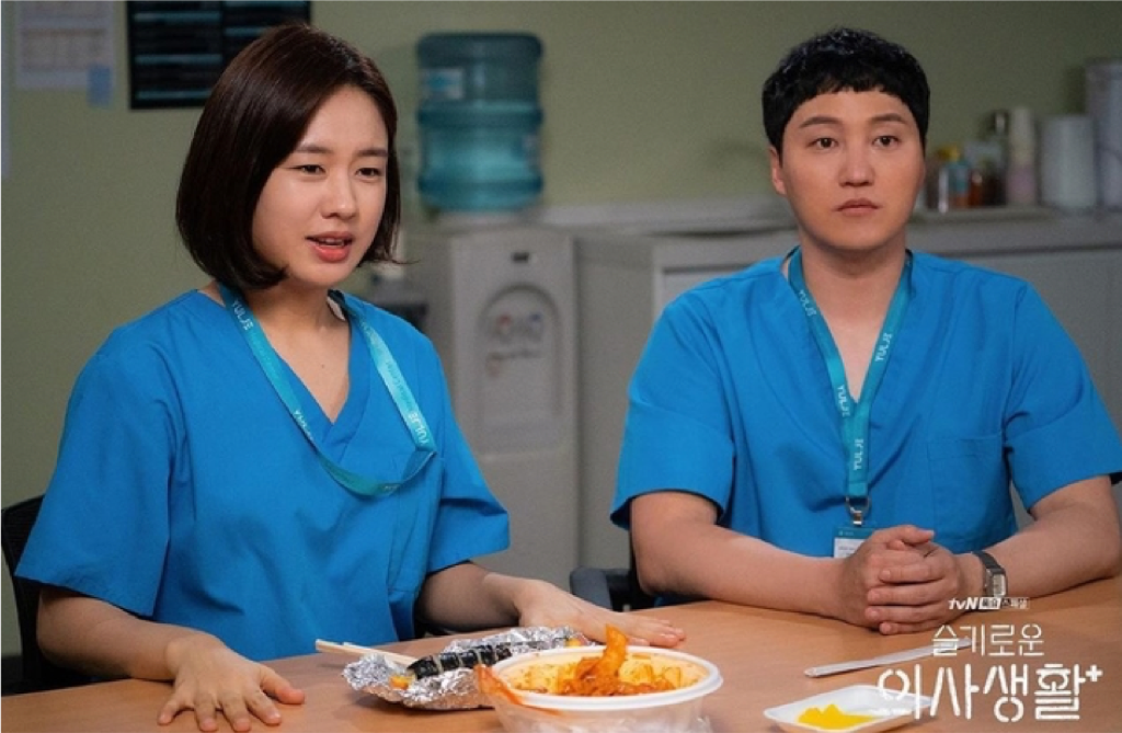 Bác sĩ Min Ha (Ahn Eun Jin đóng) và Bác sĩ Seok Hyeong (Kim Dae Myung đóng)