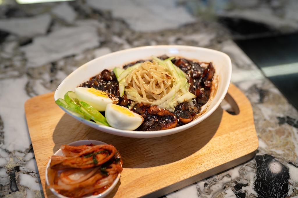 Món mì tương đen Hàn Quốc Món mì tương đen Hàn Quốc