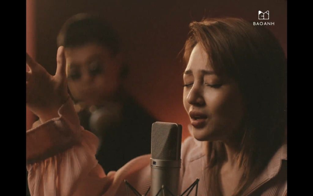 Bảo Anh sở hữu nhiều bản hit "lụy tim" như Sống Xa Anh Chẳng Dễ Dàng, Trái Tim Em Cũng Biết Đau, Mình Yêu Nhau Bao Lâu... Bảo Anh sở hữu nhiều bản hit "lụy tim" như Sống Xa Anh Chẳng Dễ Dàng, Trái Tim Em Cũng Biết Đau, Mình Yêu Nhau Bao Lâu...