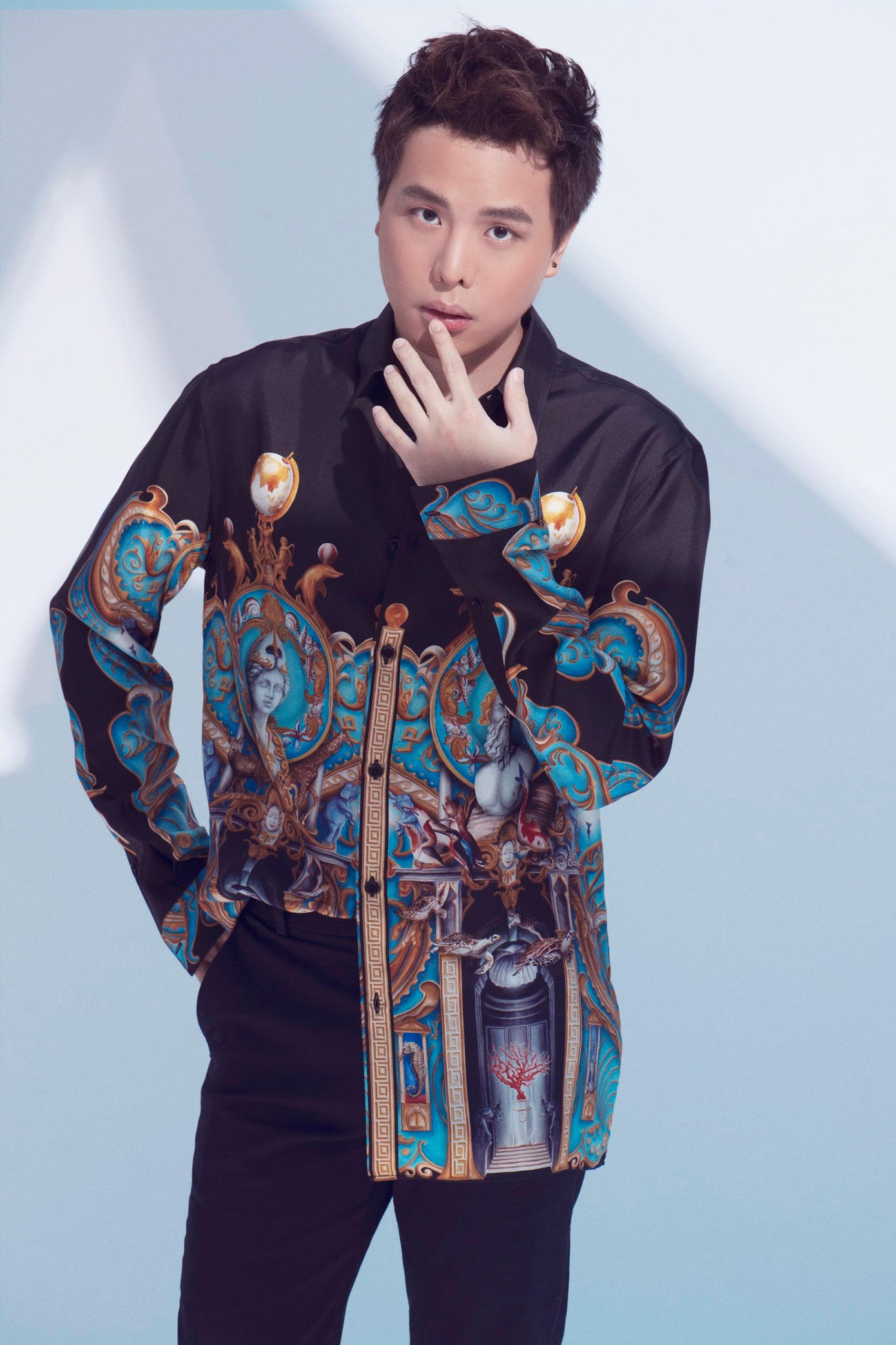 Giám khảo Trịnh Thăng Bình