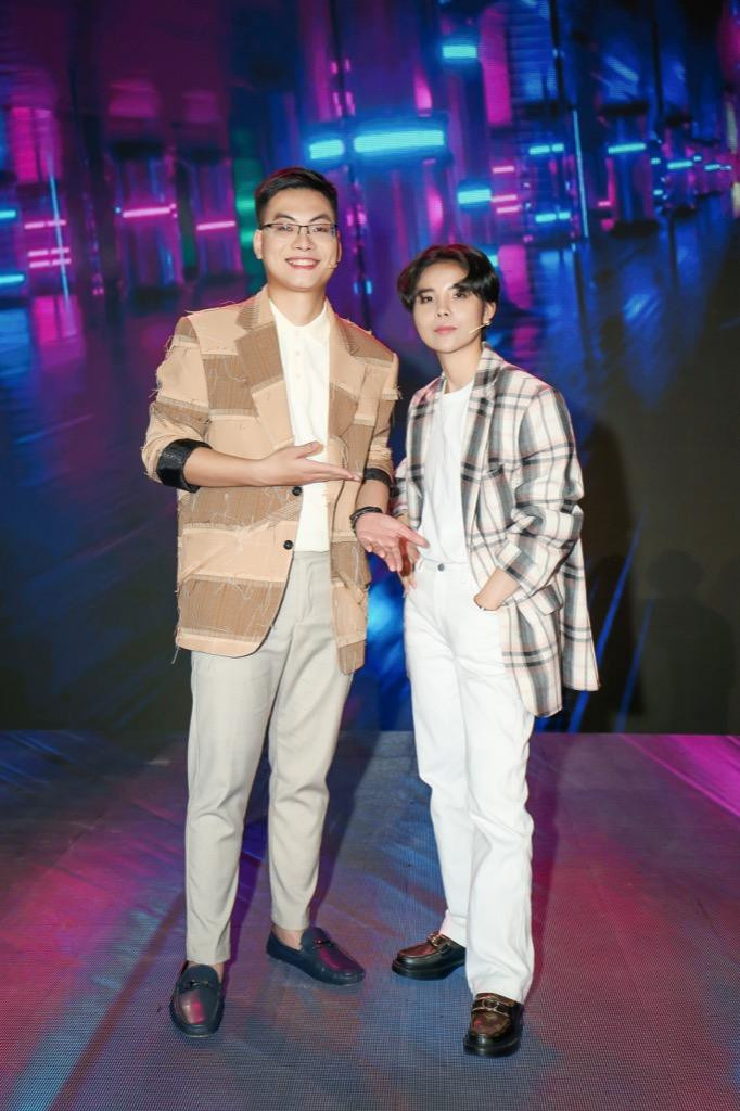 HLV Vũ Cát Tường - Hưng Cao HLV Vũ Cát Tường - Hưng Cao