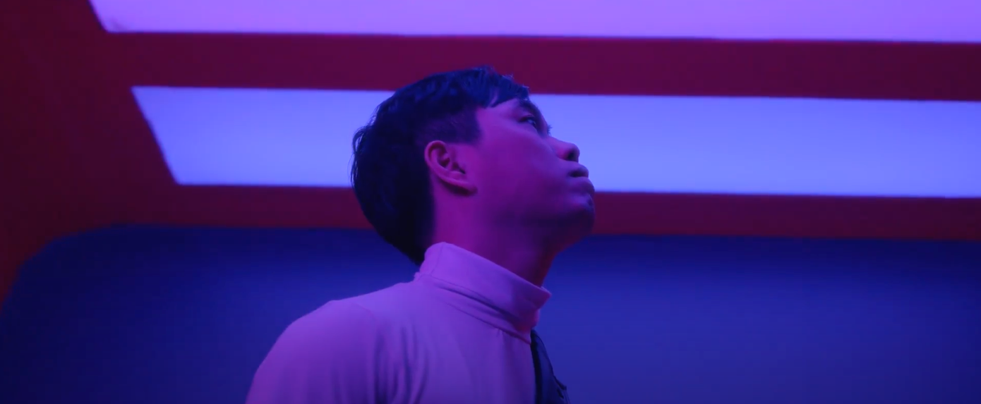 Giọng ca traitimtrongvang từng góp giọng trong ca khúc Em bỏ hút thuốc chưa? của Bích Phương