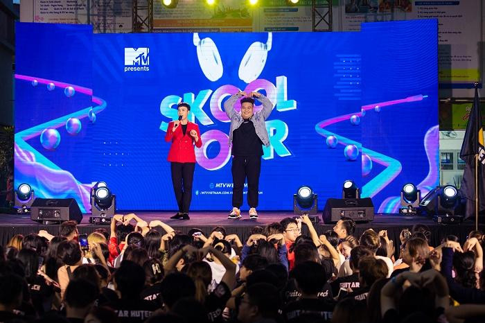 Yuno Bigboi “chiều lòng” các bạn sinh viên với loạt biểu cảm dễ thương Yuno Bigboi “chiều lòng” các bạn sinh viên với loạt biểu cảm dễ thương