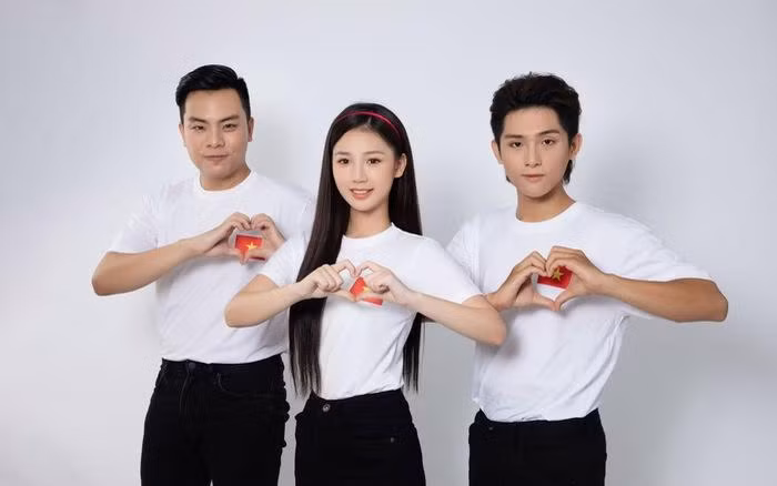 Nhạc sĩ Hứa Kim Tuyền, AMEE và Grey D Nhạc sĩ Hứa Kim Tuyền, AMEE và Grey D
