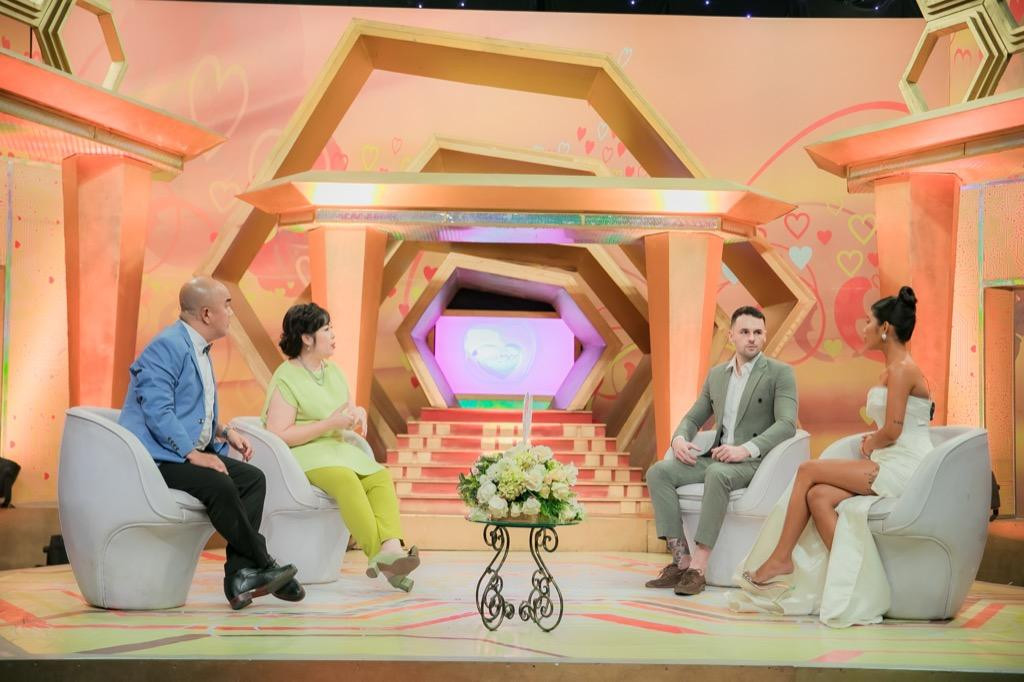 Dũng Gee - Phạm Vy trò chuyện cùng NSND Hồng Vân và nghệ sĩ Quốc Thuận