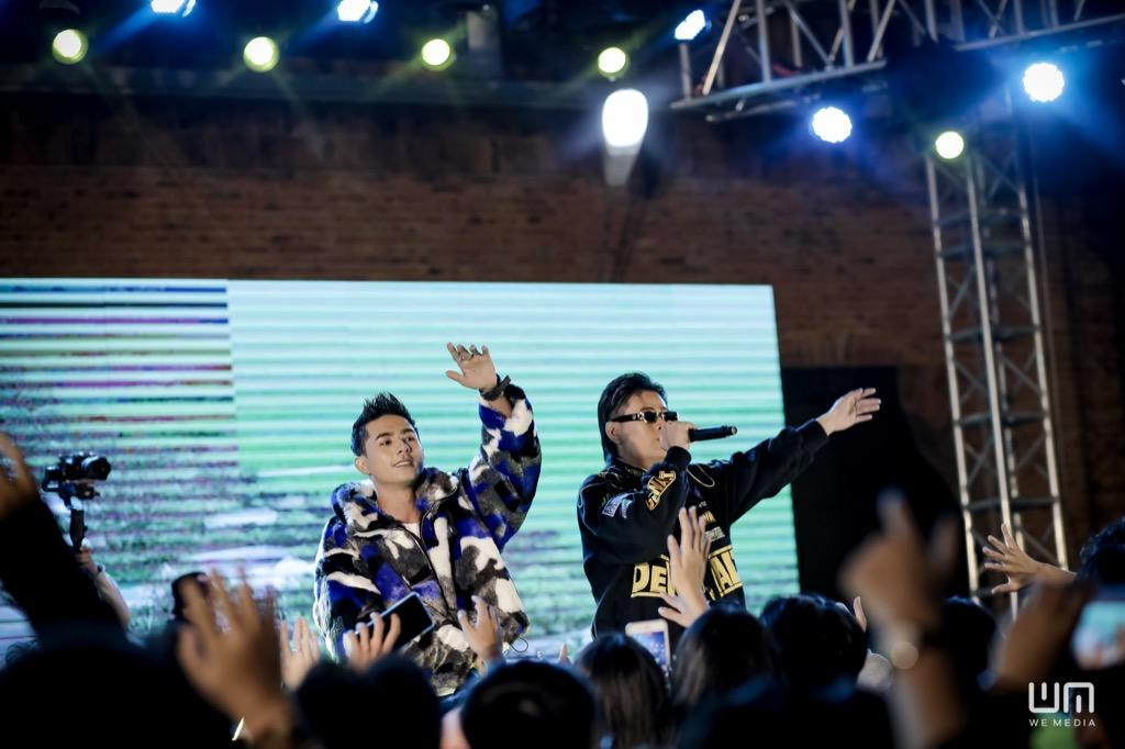 Lăng LD và Khoa đồng hành cùng nhau trong nhiều buổi diễn.