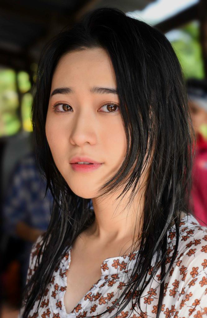 Hoàng Yến vai Lành