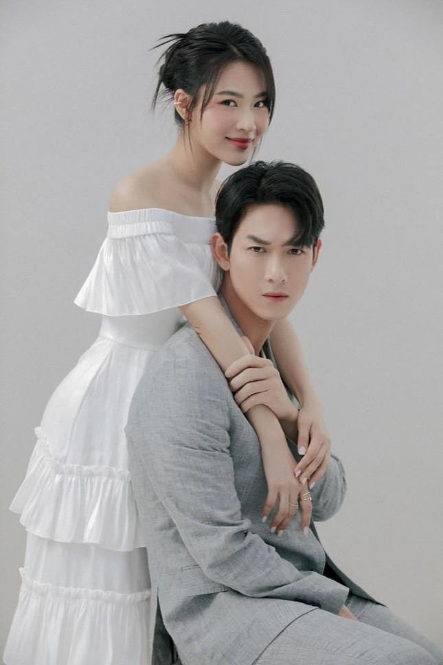 "Cặp đôi visual" Minh Trang - Song Luân "Cặp đôi visual" Minh Trang - Song Luân