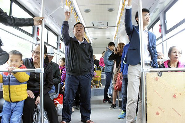 Không phải buýt thường nào cũng được chung đường với BRT ảnh 1