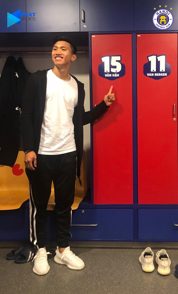 Văn Hậu được trang bị 'tận răng' ở SC Heerenveen ảnh 1