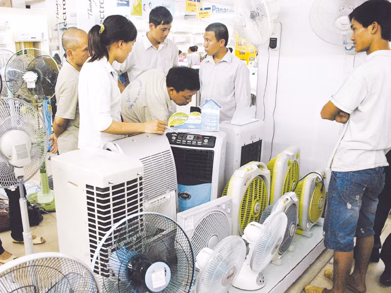 Hàng điện lạnh, tích điện vào mùa nhờ nắng nóng, cúp điện 