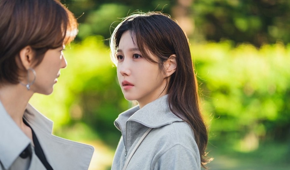 Lee Ji Ah gây thất vọng vì lặp lại vai diễn trong Penthouse.