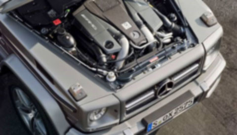 Mercedes-Benz G550 được trang bị động cơ V8, dung tích 5,5 lít, sản sinh công suất tối đa 382 mã lực, mô-men xoắn cực đại 391 lb-ft, cho khả năng tăng tốc 0-100 km/h trong 5,9 giây