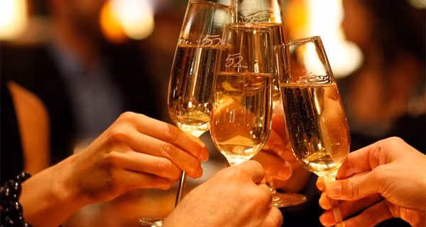 Dấu hiệu gan đang bị 'phá nát' do rượu bia ảnh 3