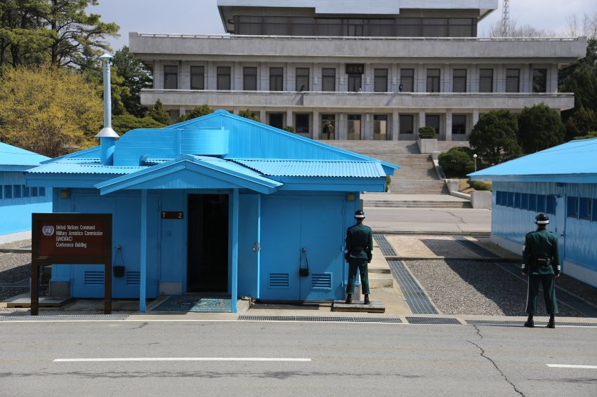 Khu vực ranh giới quân sự giữa hai miền Triều Tiên