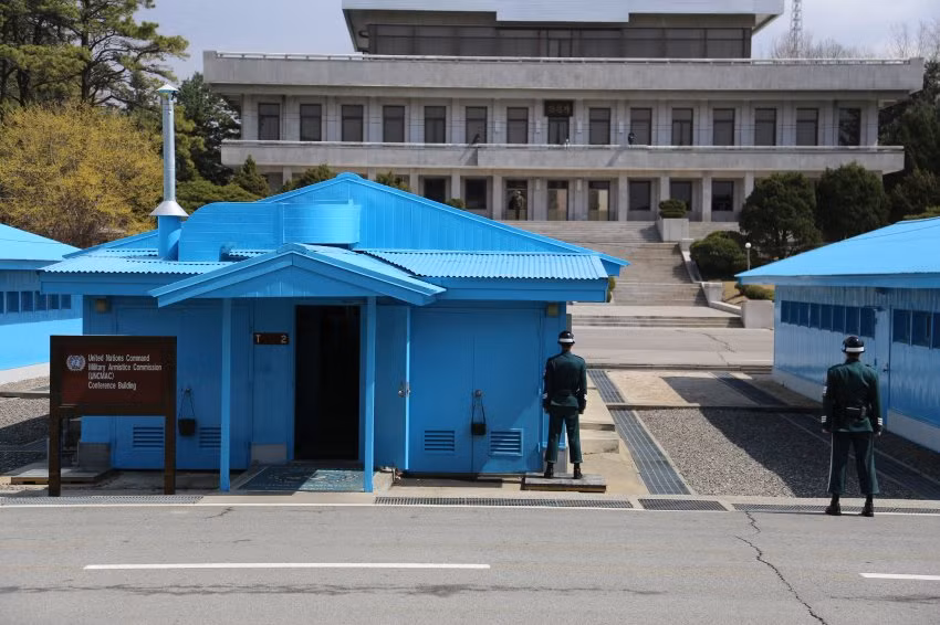 Khu vực ranh giới quân sự giữa hai miền Triều Tiên