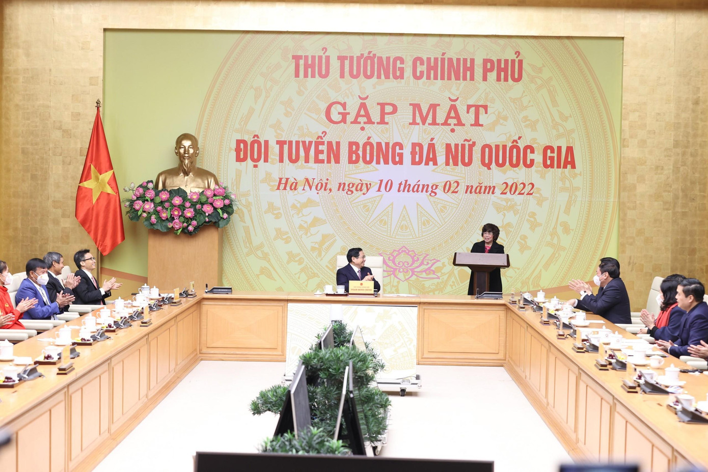 Bà Thái Hương phát biểu tại sự kiện Thủ tướng Chính phủ gặp mặt Đội tuyển Bóng đá nữ quốc gia.